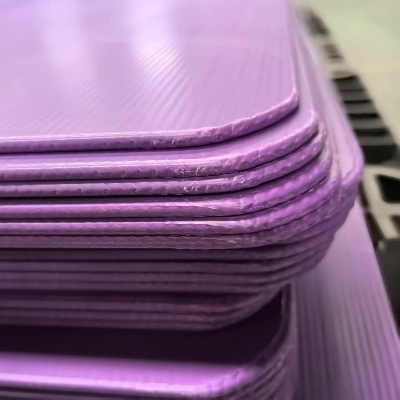 Bottle layer pads made from PP corrugated sheets for glass bottle packaging